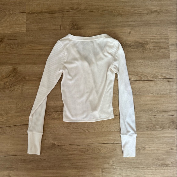 Abercrombie long sleeve - Picture 3 of 3